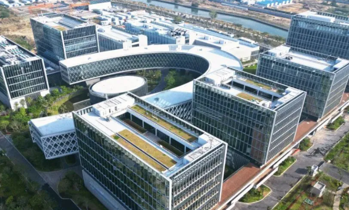 沐巴特家具解读：2025年实木家具行业环保新规与应对策略